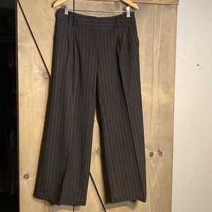 Size 10 Worthington stretch pin striped pants wide leg